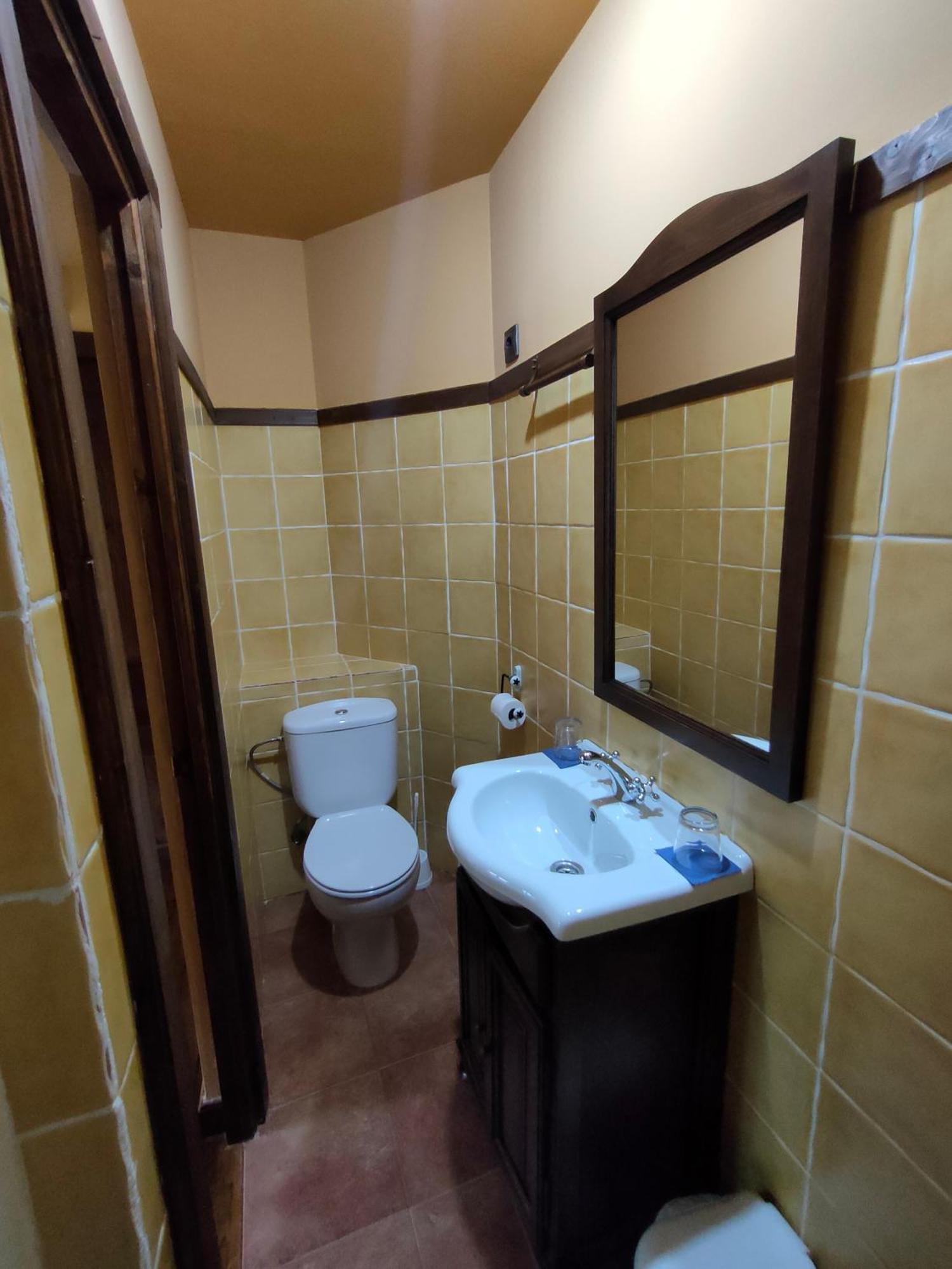 Hotel Dona Gaudiosa Pola de Lena Bagian luar foto
