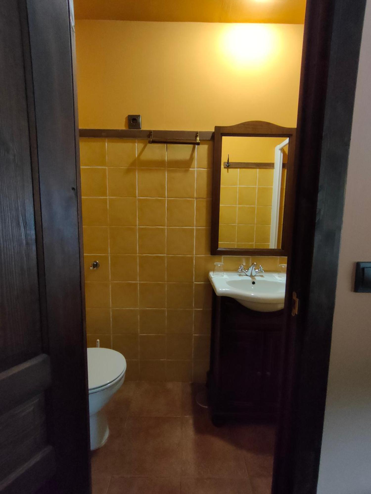 Hotel Dona Gaudiosa Pola de Lena Bagian luar foto