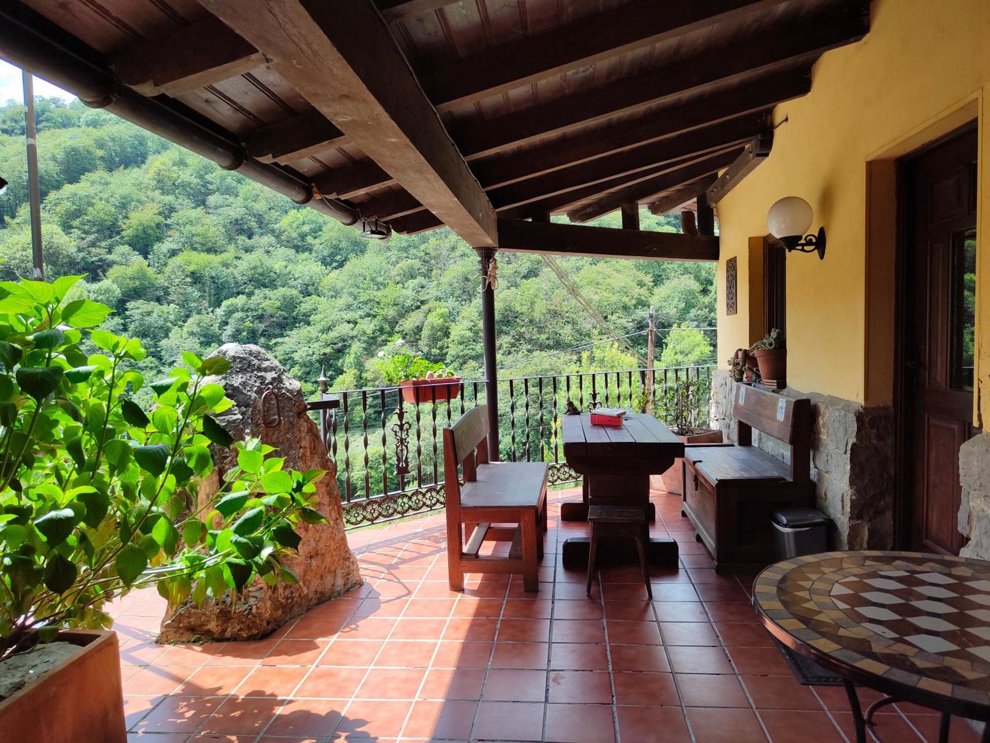Hotel Dona Gaudiosa Pola de Lena Bagian luar foto